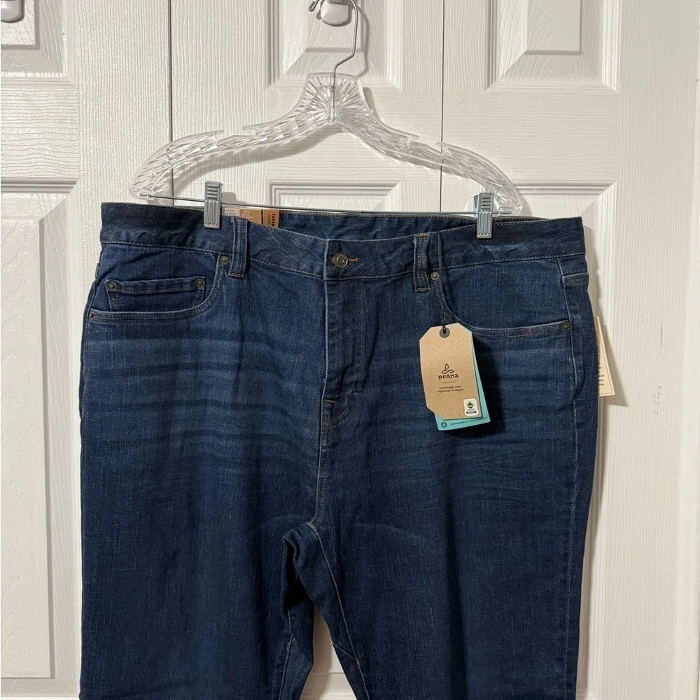 Prana Men's NWT Dark Wash Tapered Leg Hillgard Slim Jean size 40 x 30